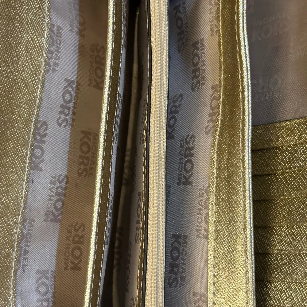 Michael Kors Illustrations Gold Stars Continental Travel Wallet Signature